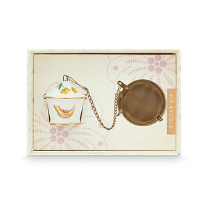 Thee infuser birdhouse